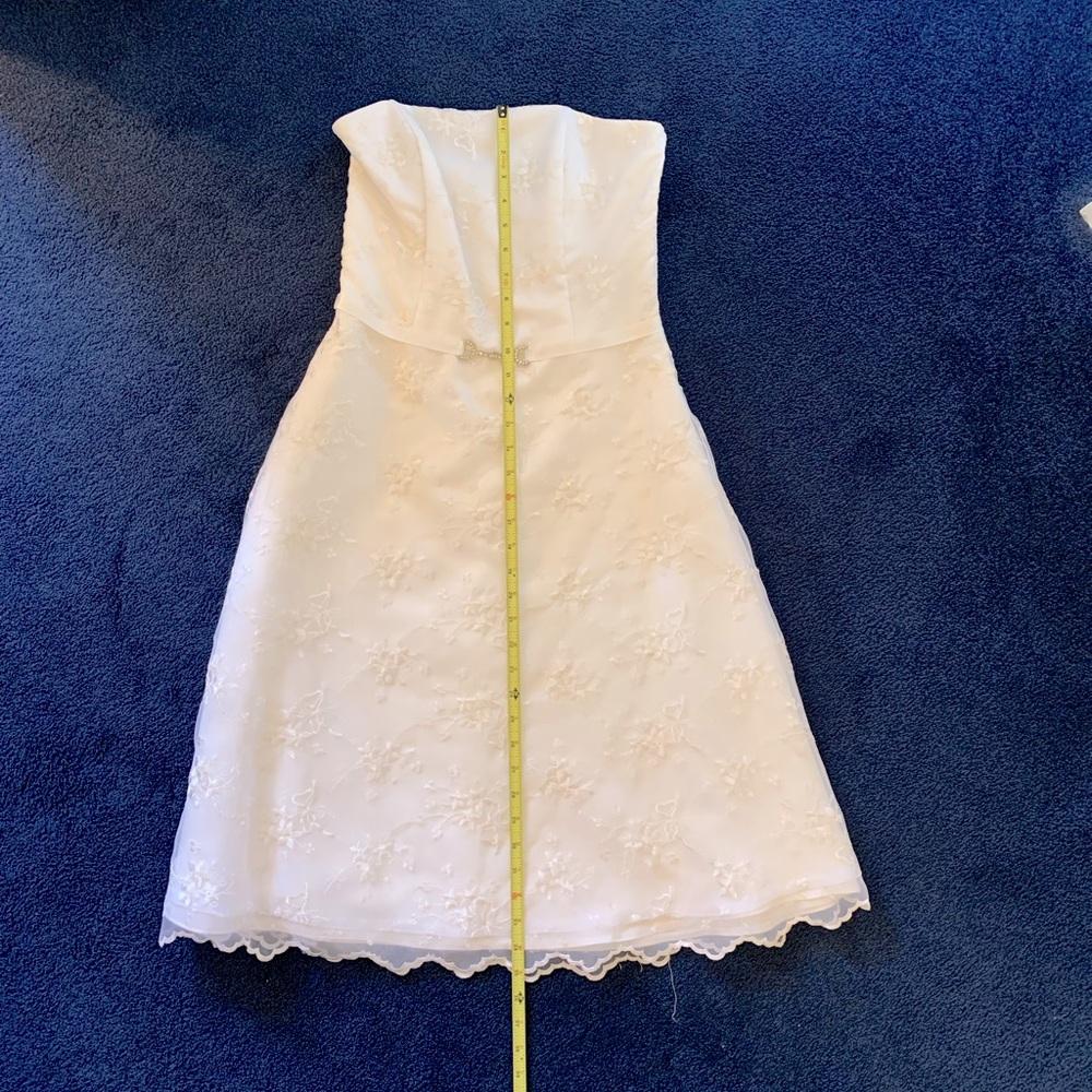 2004 Scott McClintock Strapless White dress size 8.  Worn once.